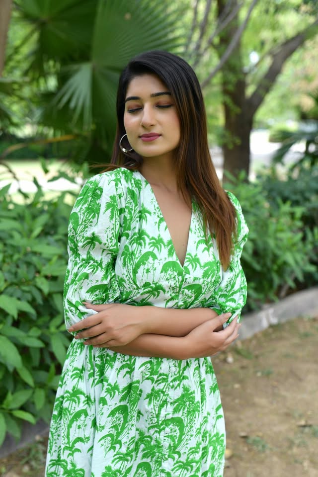Zora Dress (زَوْرَاء)