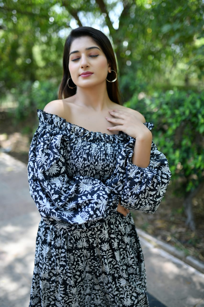 Zahira Dress (زَاهِرَة)