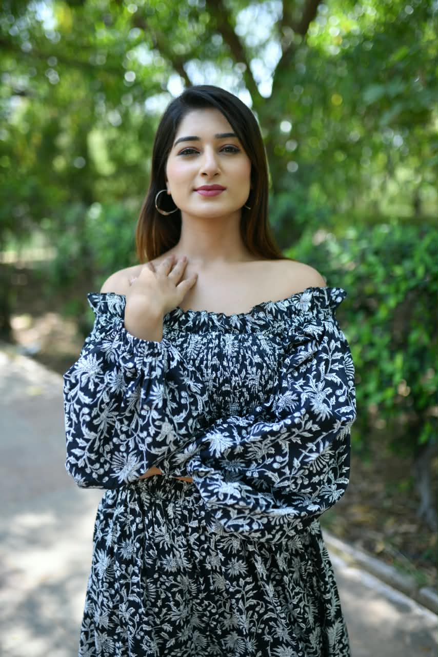 Zahira Dress (زَاهِرَة)