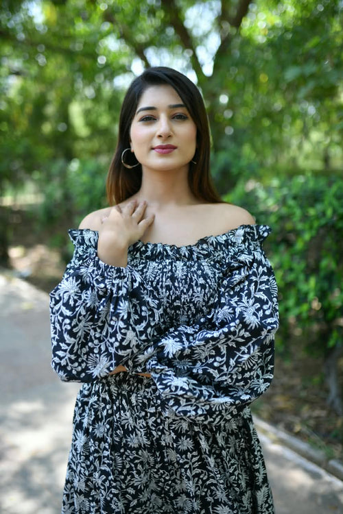 Zahira Dress (زَاهِرَة)